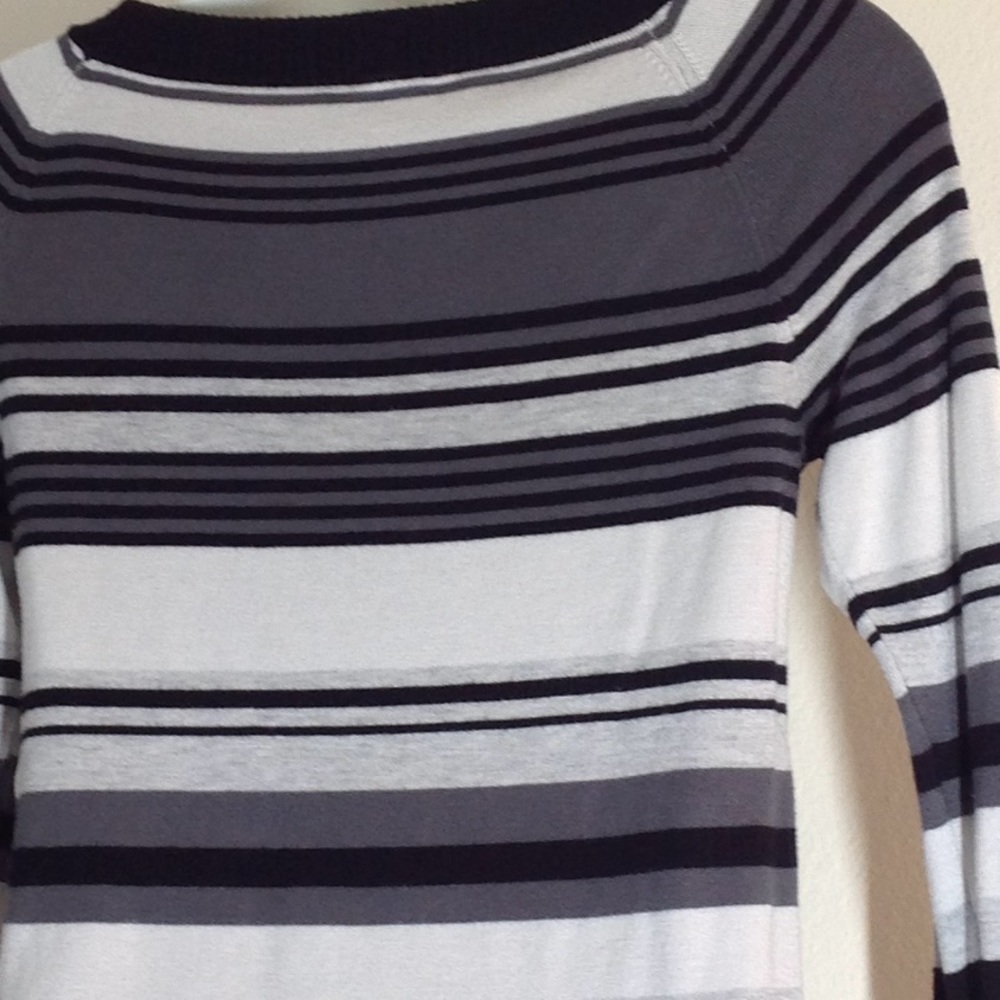 Express Color Block Stripe Black/Gray/White Sweate - image 7